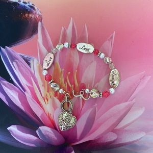 Beautiful Vintage LIVE, LOVE, LAUGH Bracelet with heart charm